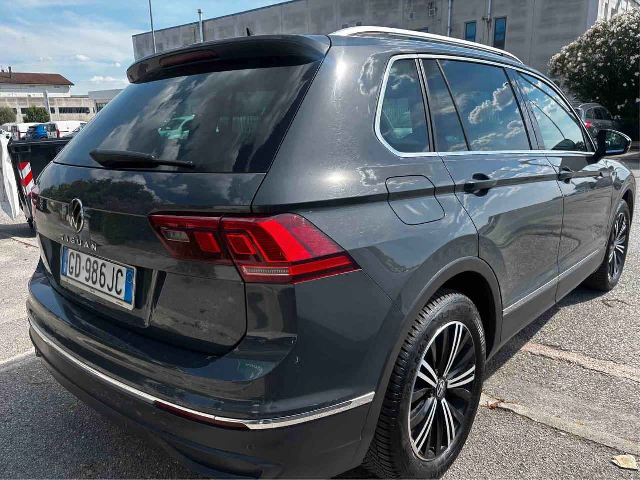 Volkswagen Tiguan 2.0 TDI SCR DSG Business BlueMotion Technology