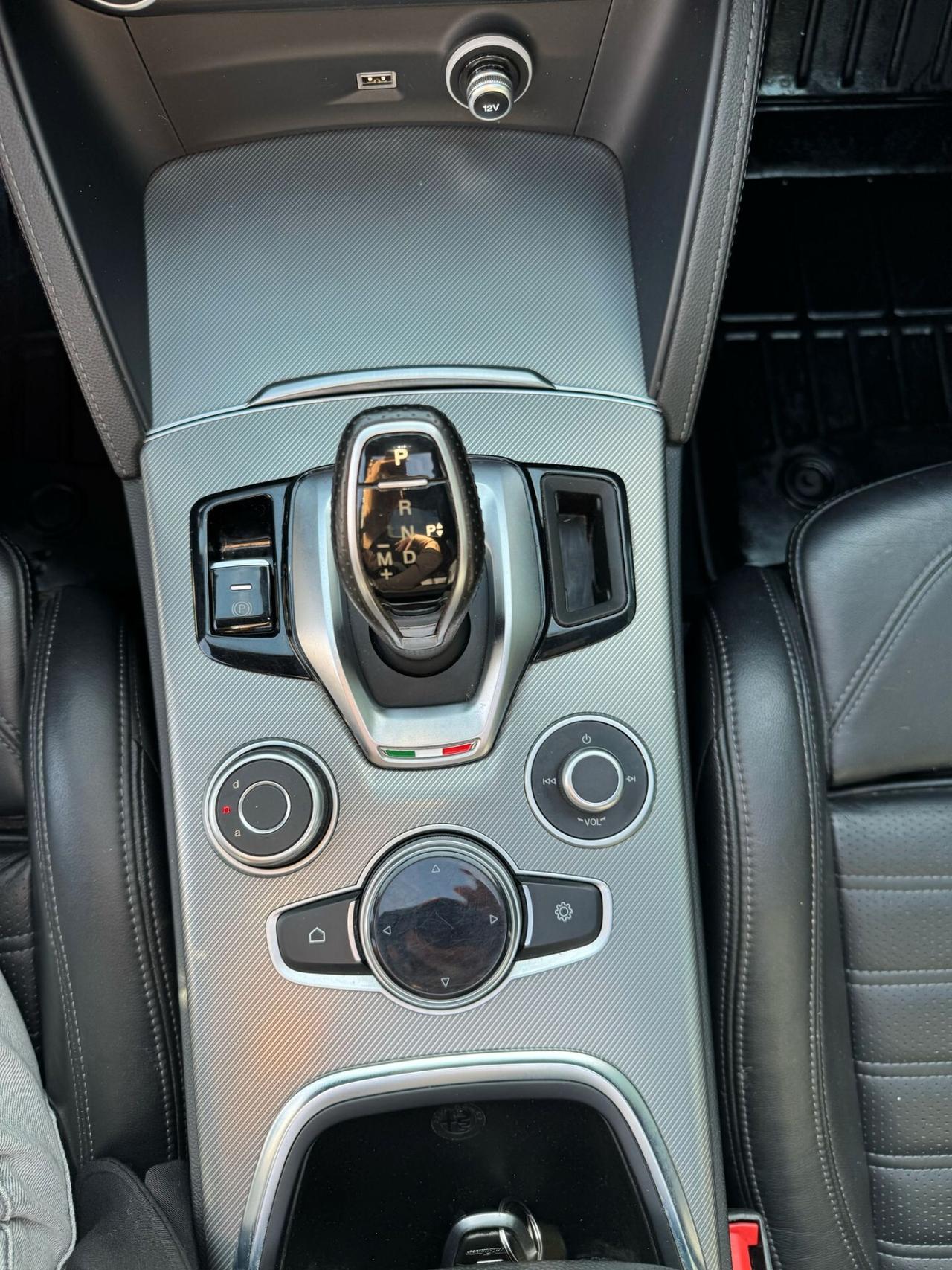 Alfa Romeo Stelvio 2.2 Turbodiesel 210 CV AT8 Q4 Veloce