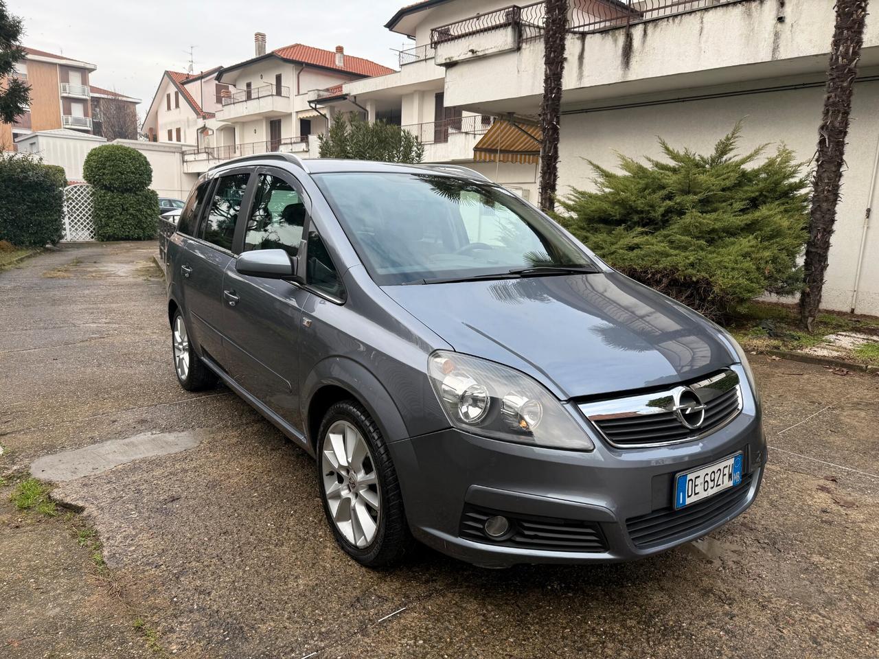 Opel Zafira 1.8 16V VVT Cosmo GPL 7POSTI