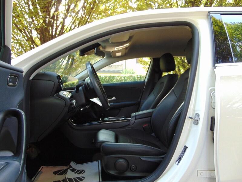 MERCEDES Classe A (W177) A 180 Automatic Ad...