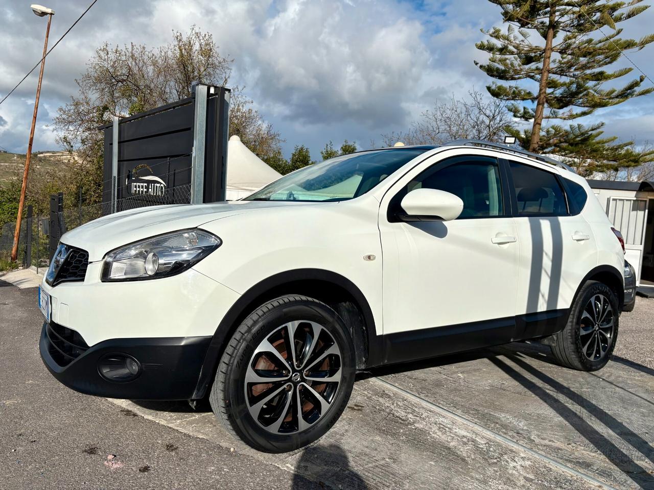 Nissan Qashqai 1.5 dCi N-tec (Tetto-Navigatore- Retro Camera)