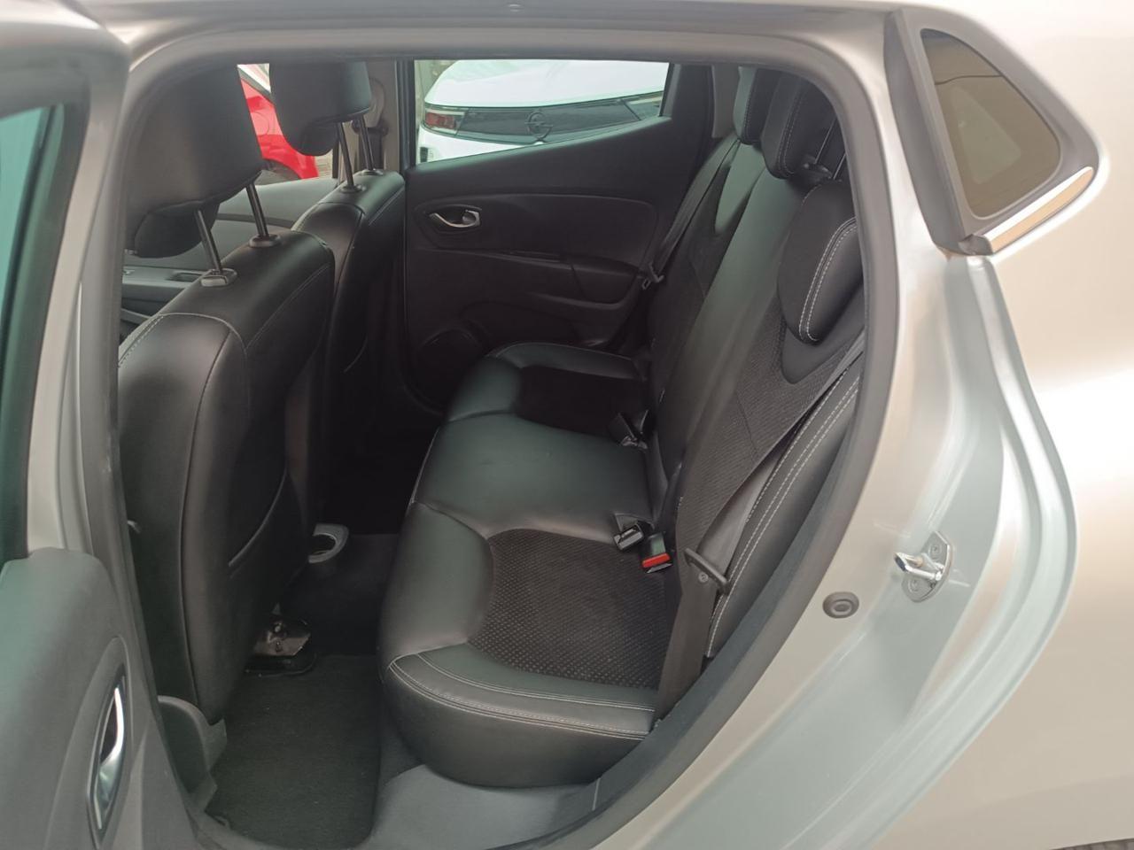 RENAULT Clio TCe 12V 90 CV 5 porte Moschino Intens