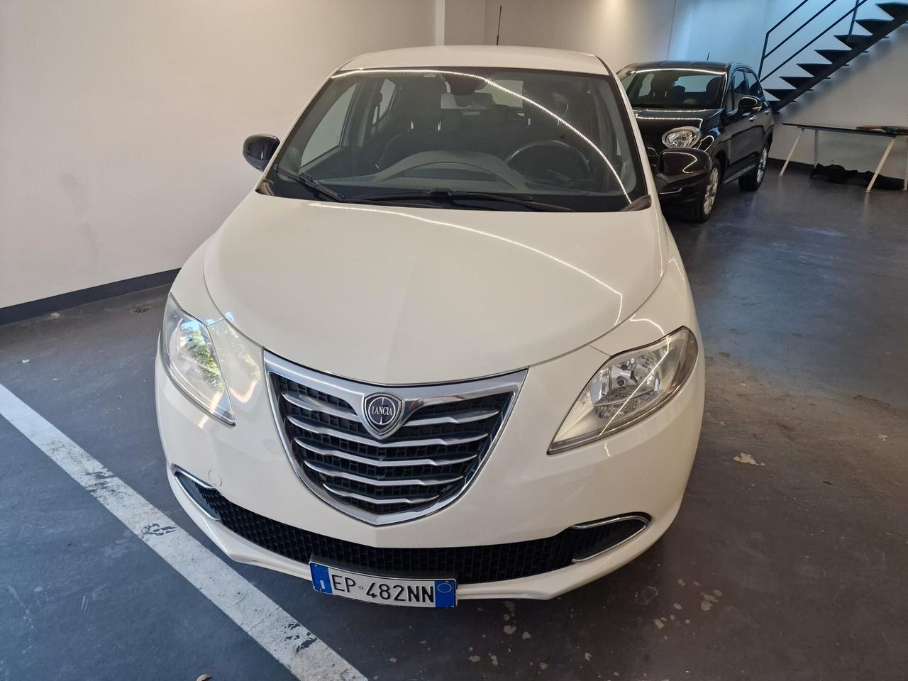 Lancia Ypsilon 1.3 MJT 16V 95 CV 5 porte S&S Silver