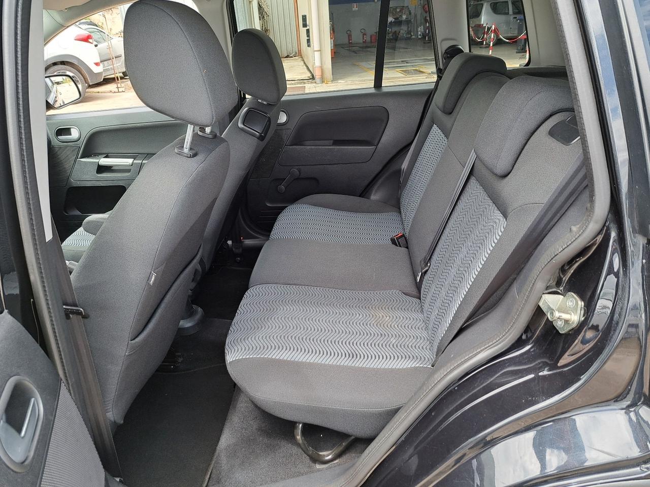 FORD FUSION - 2011 TITANIUM