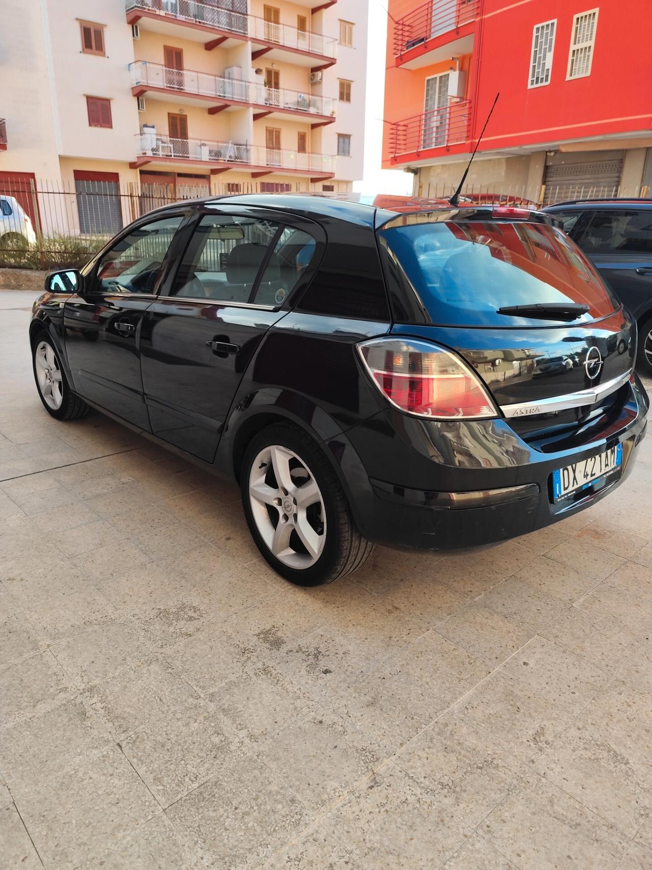 Opel Astra 1.7 CDTI 125CV 5 porte Cosmo