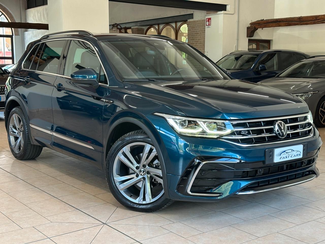 VOLKSWAGEN TIGUAN R-LINE 2.0 TDI DSG *CARPLAY*LED*LUCI*
