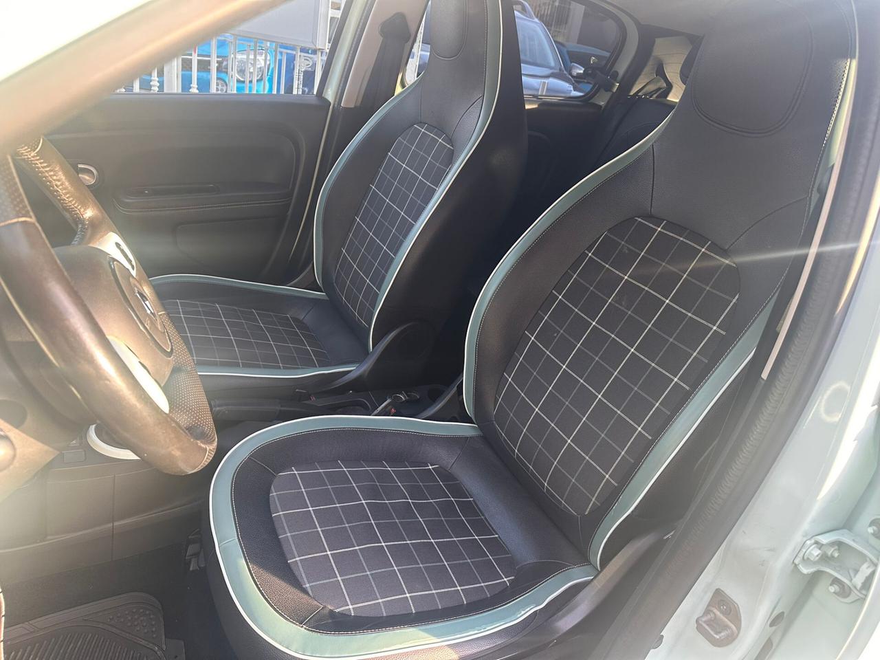 Renault Twingo SCe Stop&Start La Parisienne