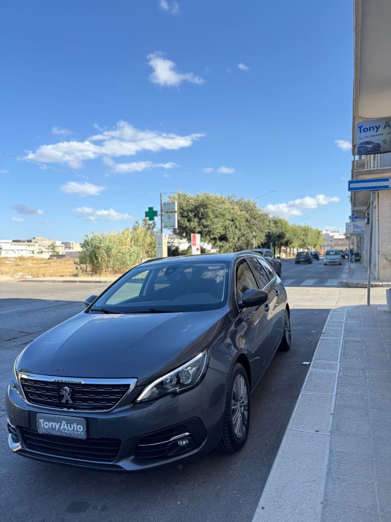 Peugeot 308 1.5 bluehdi Allure Pack CAMBIO AUTOMATICO,NAVI,TELECAMERA,FARI LED,VIRTUAL COCKPIT
