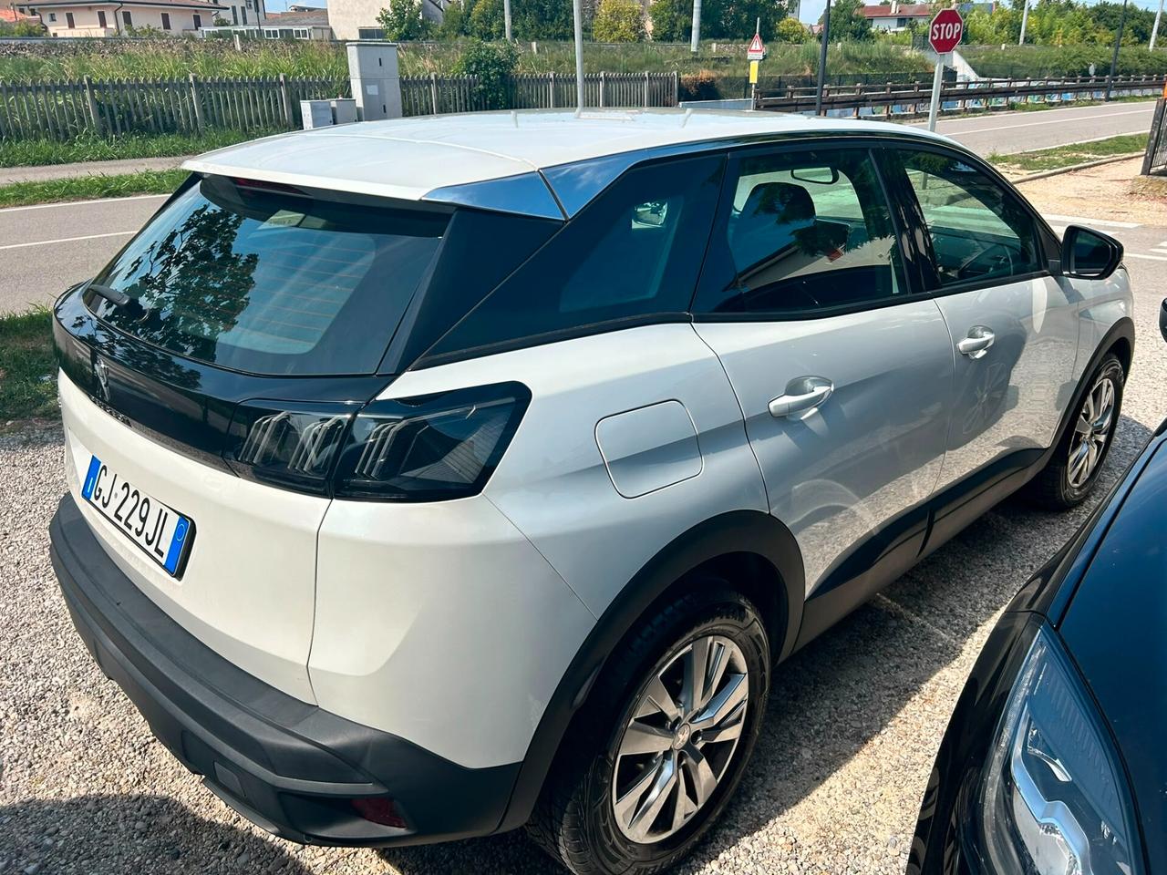 Peugeot 3008 BlueHDi 130 S&S EAT8 Active Pack
