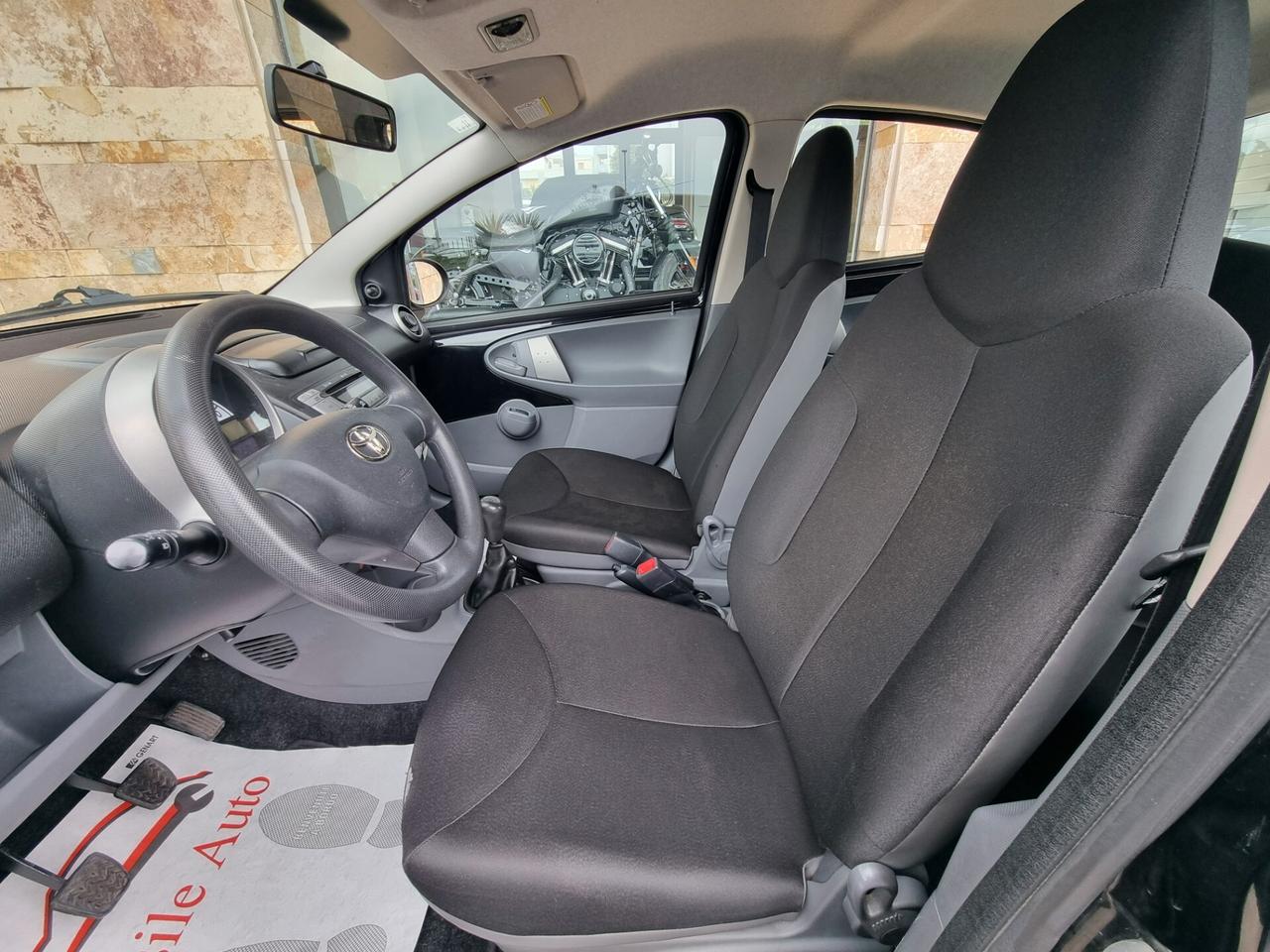Toyota Aygo 1.0 12V VVT-i 5 porte Now Connect