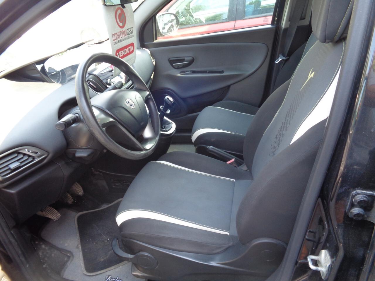 Lancia Ypsilon 0.9 TwinAir 85 CV 5 porte Metano Ecochic Silver