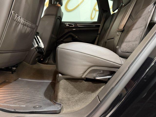 PORSCHE Cayenne 3.0 Diesel Platinum Edition