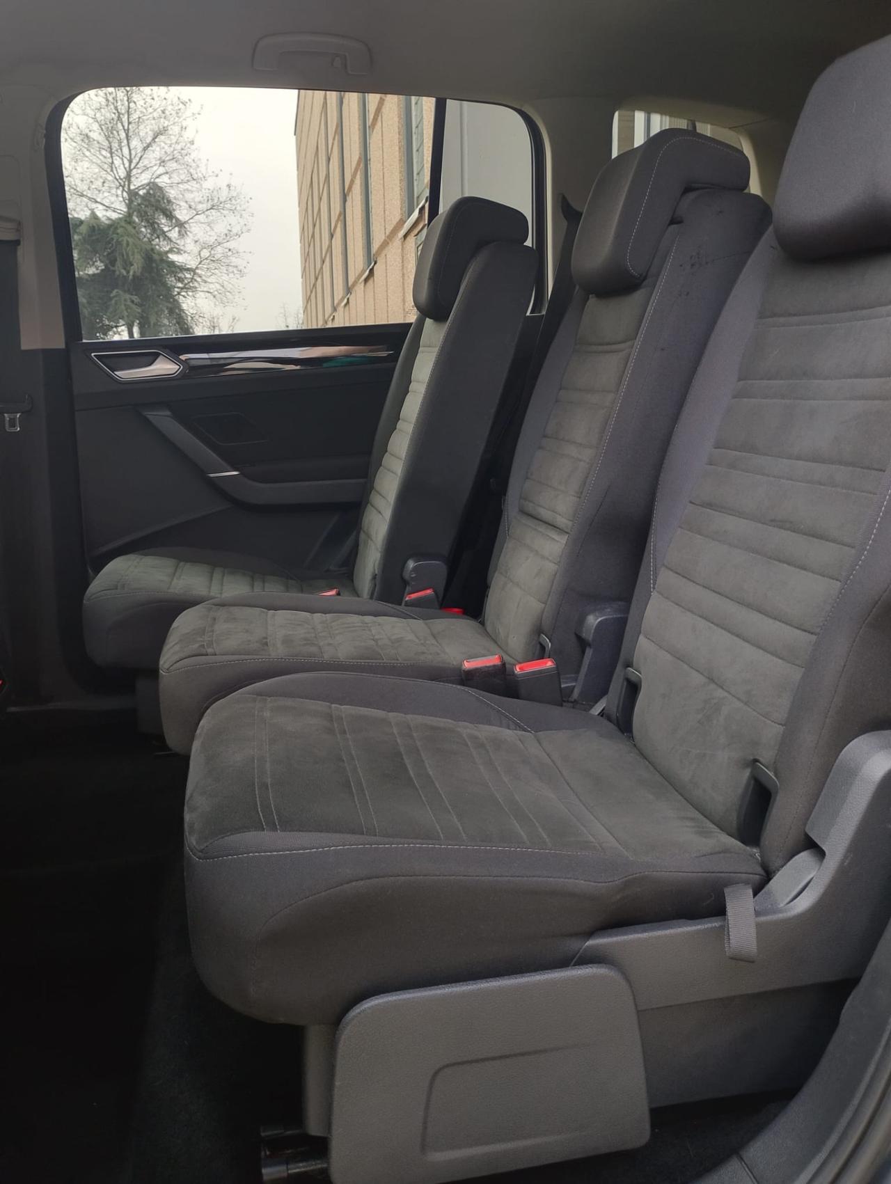 Volkswagen Touran 2.0 TDI 150 CV SCR DSG Executive BlueMotion Tech.