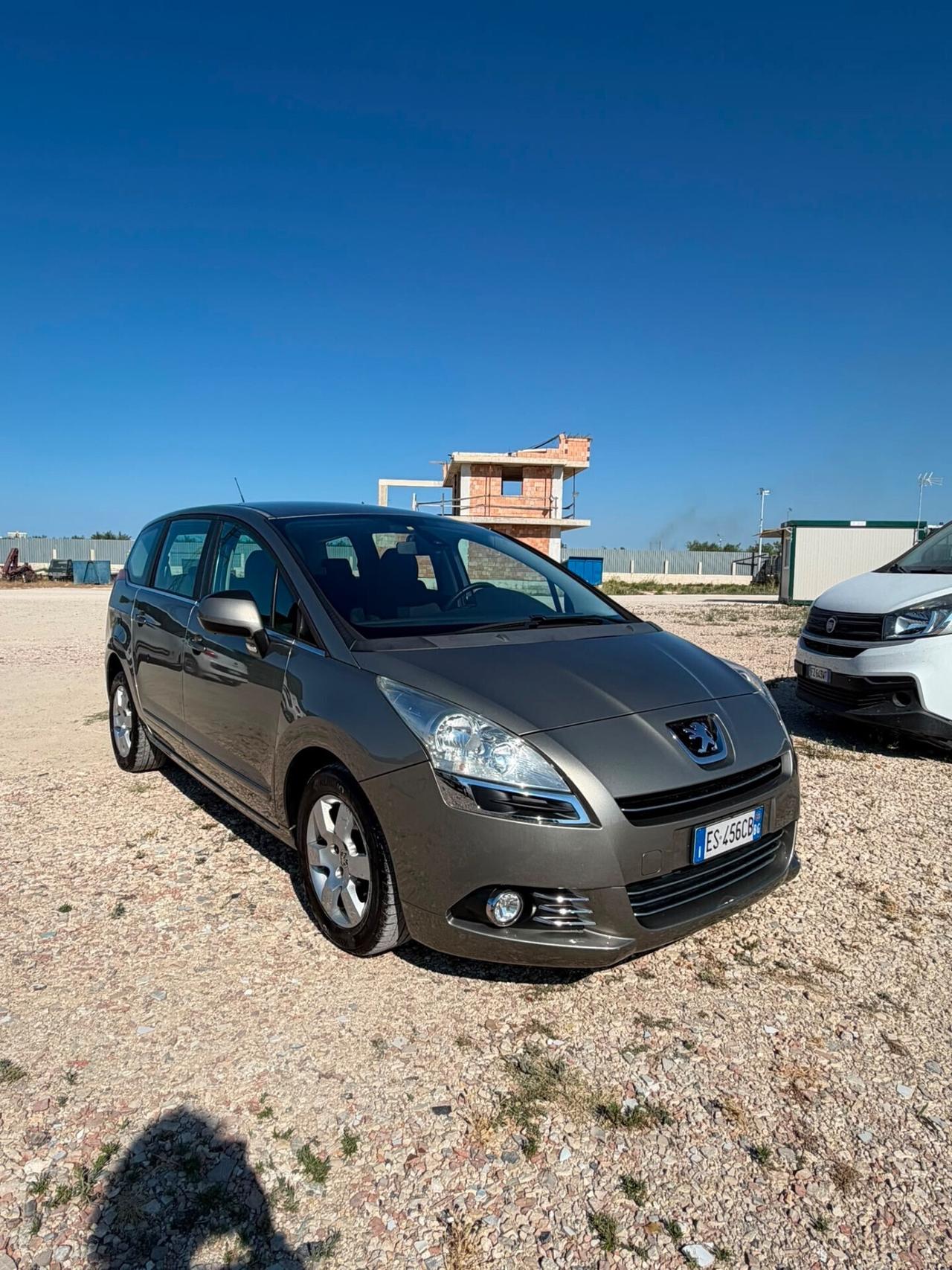 Peugeot 5008 1.6 HDi 115CV Business