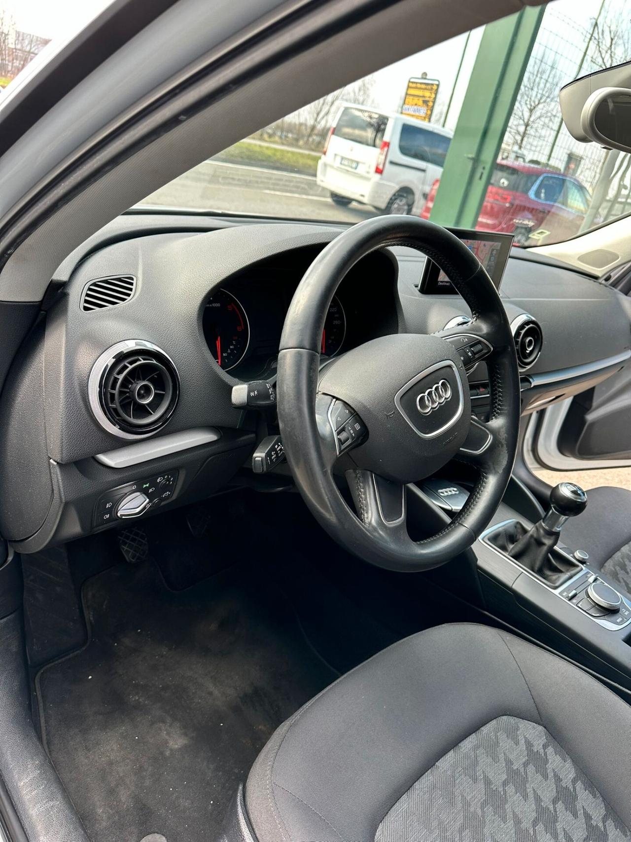 Audi A3 SPB 1.6 TDI clean diesel Ambition