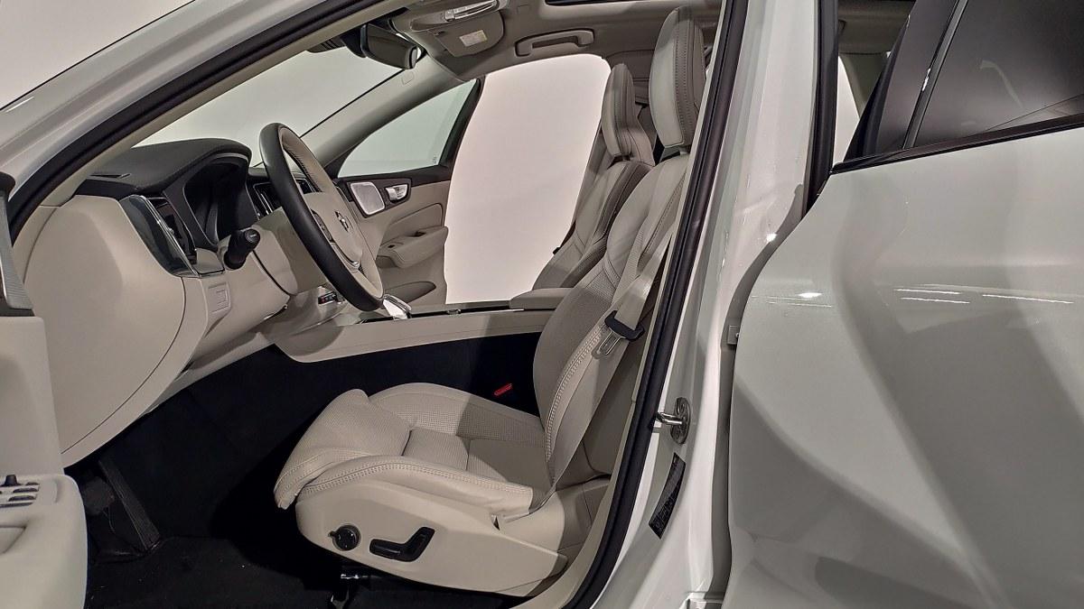 VOLVO Xc60 T6 Recharge Plug-In Hybrid Awd Aut. Ultimate Dark