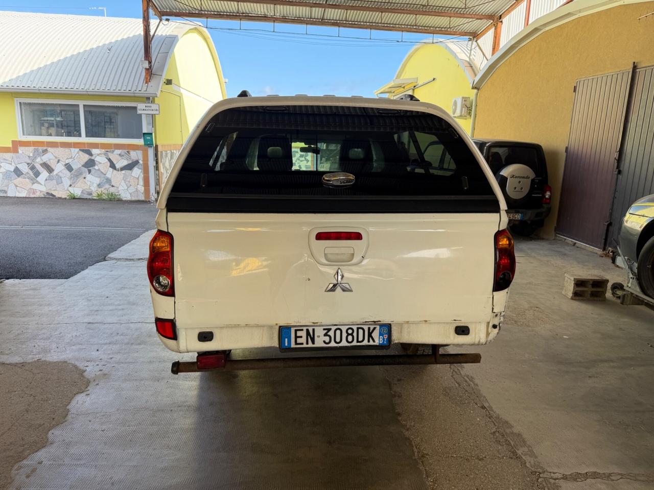 Mitsubishi L200 2.5 D Club Cab Invite Hard Top