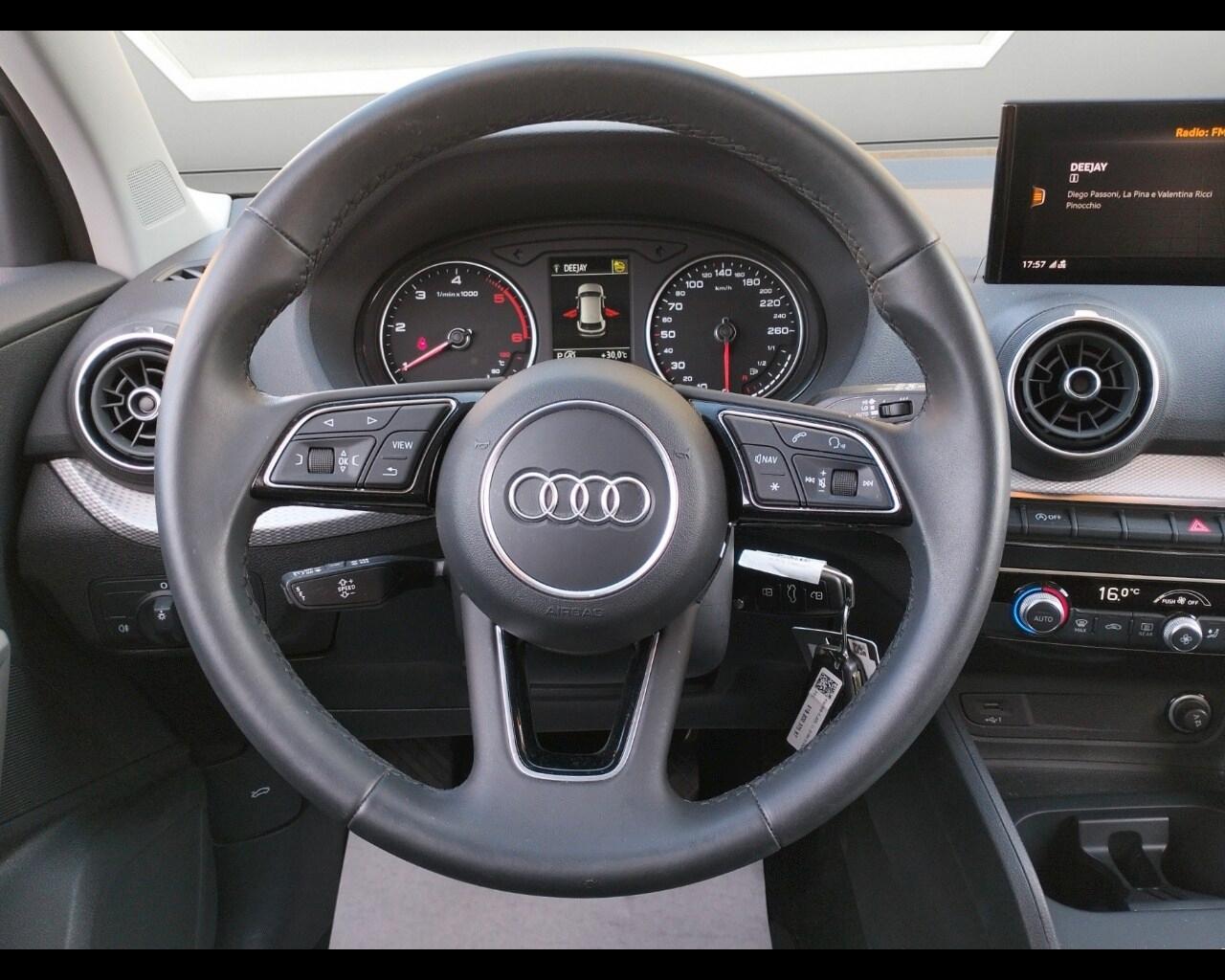 AUDI Q2 Q2 30 TDI S tronic Business