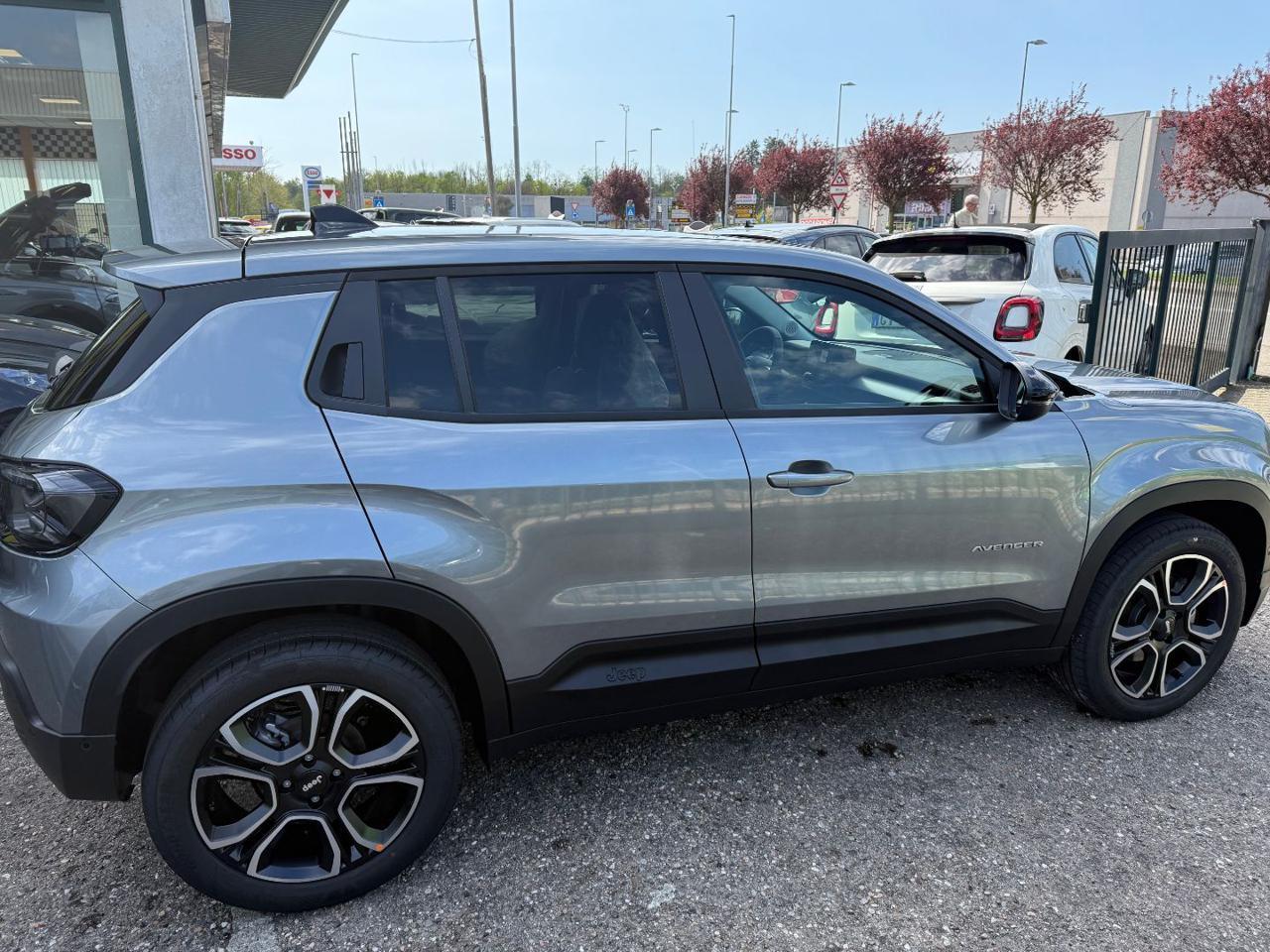 Jeep Avenger 1.2 turbo e-hybrid mhev Summit fwd 110cv edct6