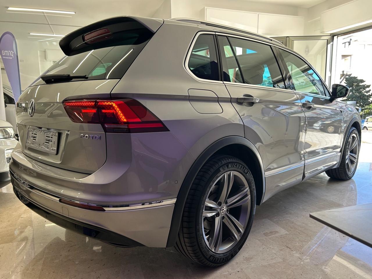 Volkswagen Tiguan 2.0 TDI R Line strafullll!!!!