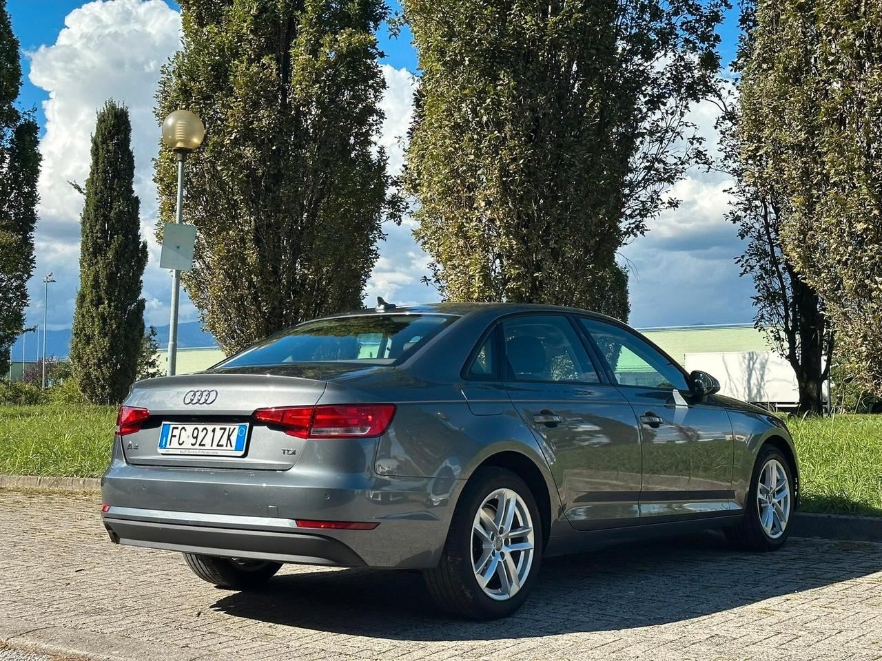 Audi A4 2.0 TDI 150 CV S tronic