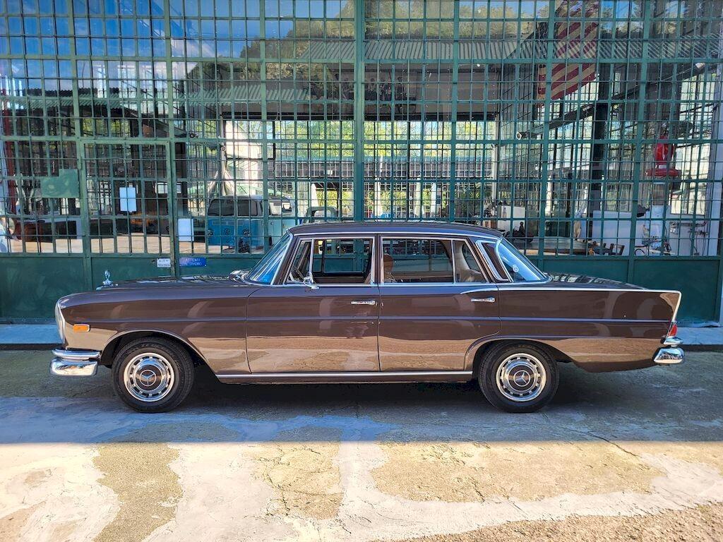 Mercedes-benz 220 Sb W111 "Codine" "Heckflosse " "Fintail" - 1965