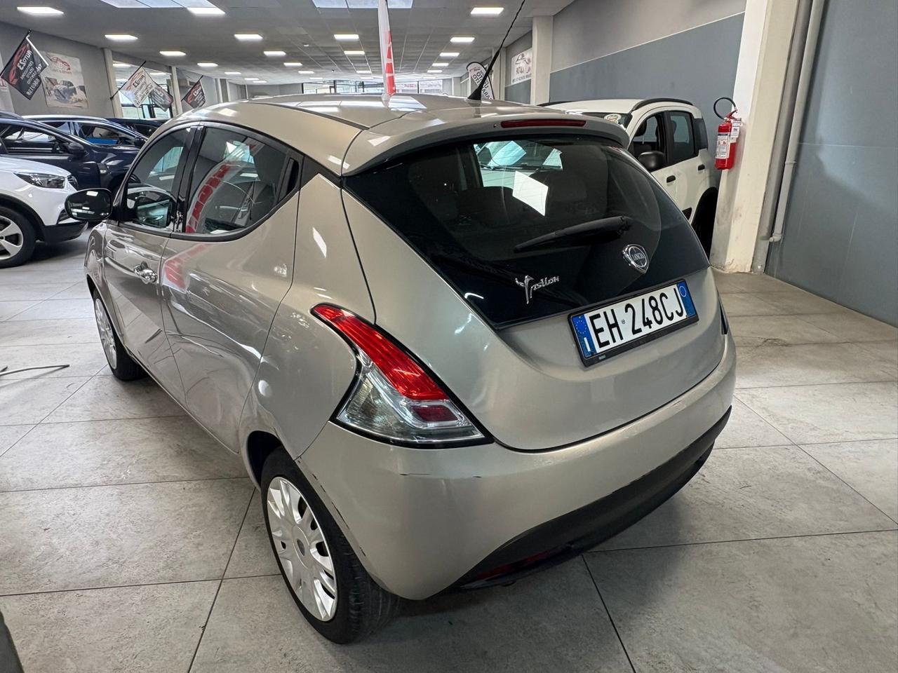 Lancia Ypsilon 1.2 69 CV 5 porte S&S Silver Ok Neopatentati