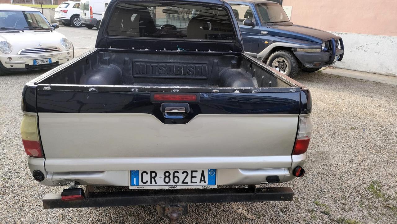 Mitsubishi L200 2.5 TD Double Cab Aut e Gancio