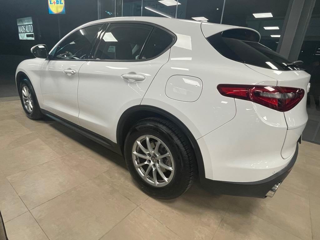 Alfa Romeo Stelvio 2.2 Turbodiesel 160 CV AT8 RWD Business