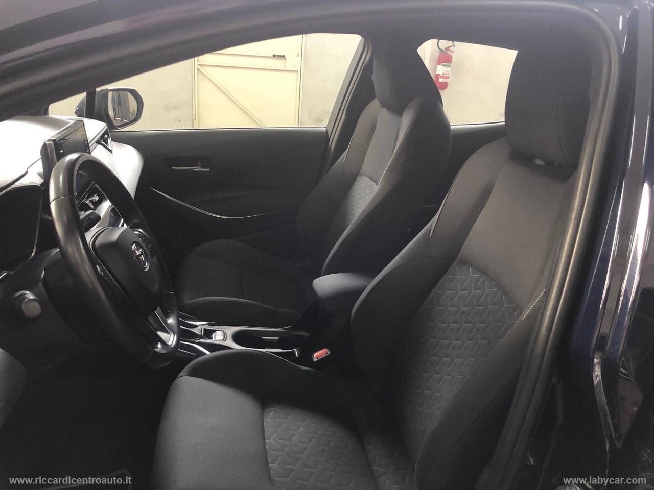 TOYOTA Corolla 1.8 Hybrid Business