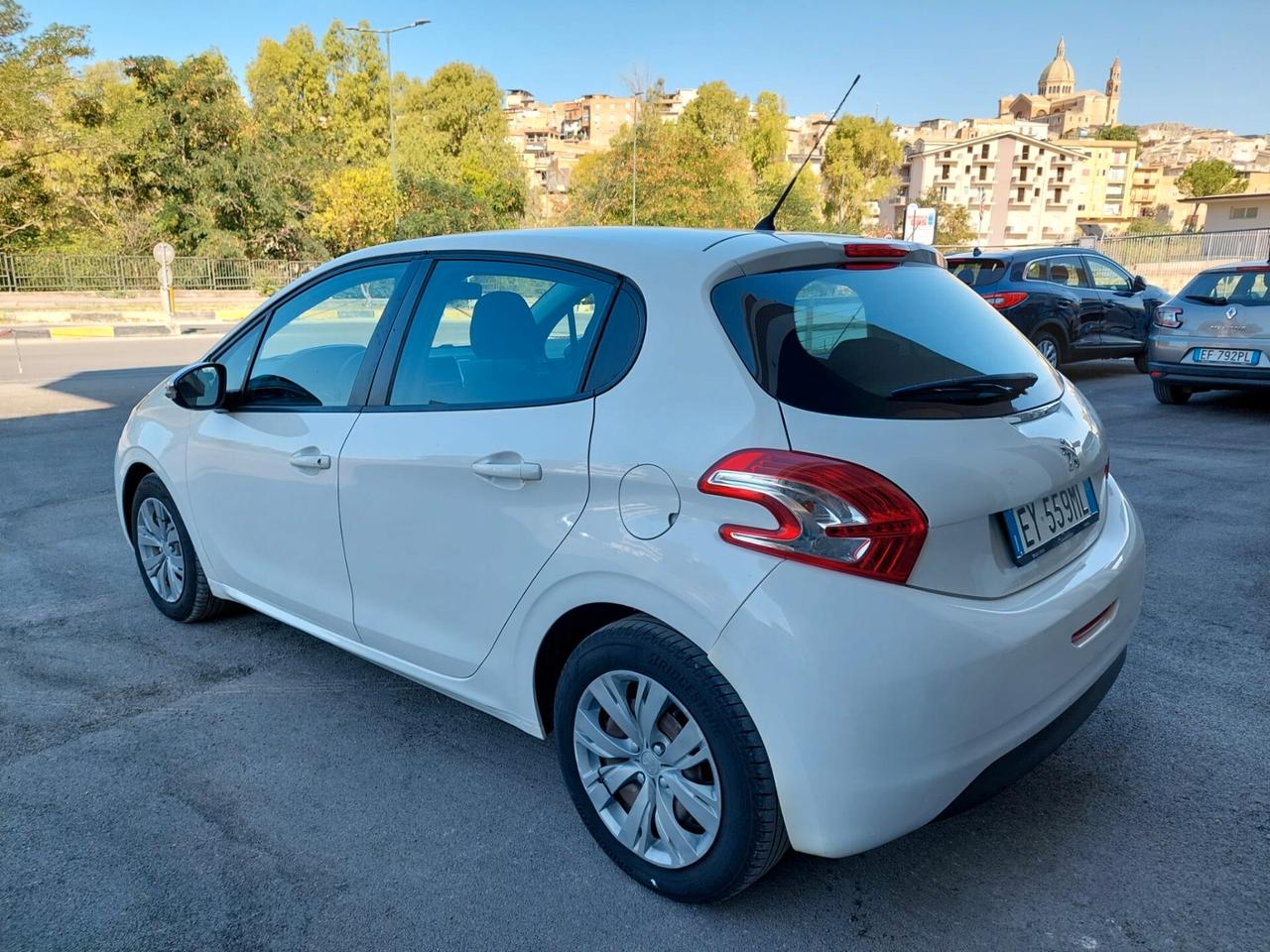 Peugeot 208 1.4 HDi 68 CV 5 porte Active