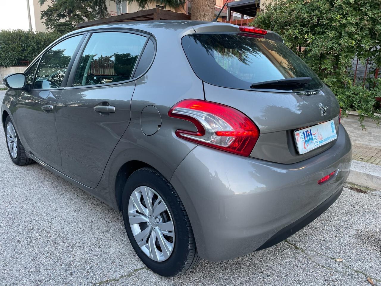 Peugeot 208 1.4 HDi 68 CV 5 porte Business