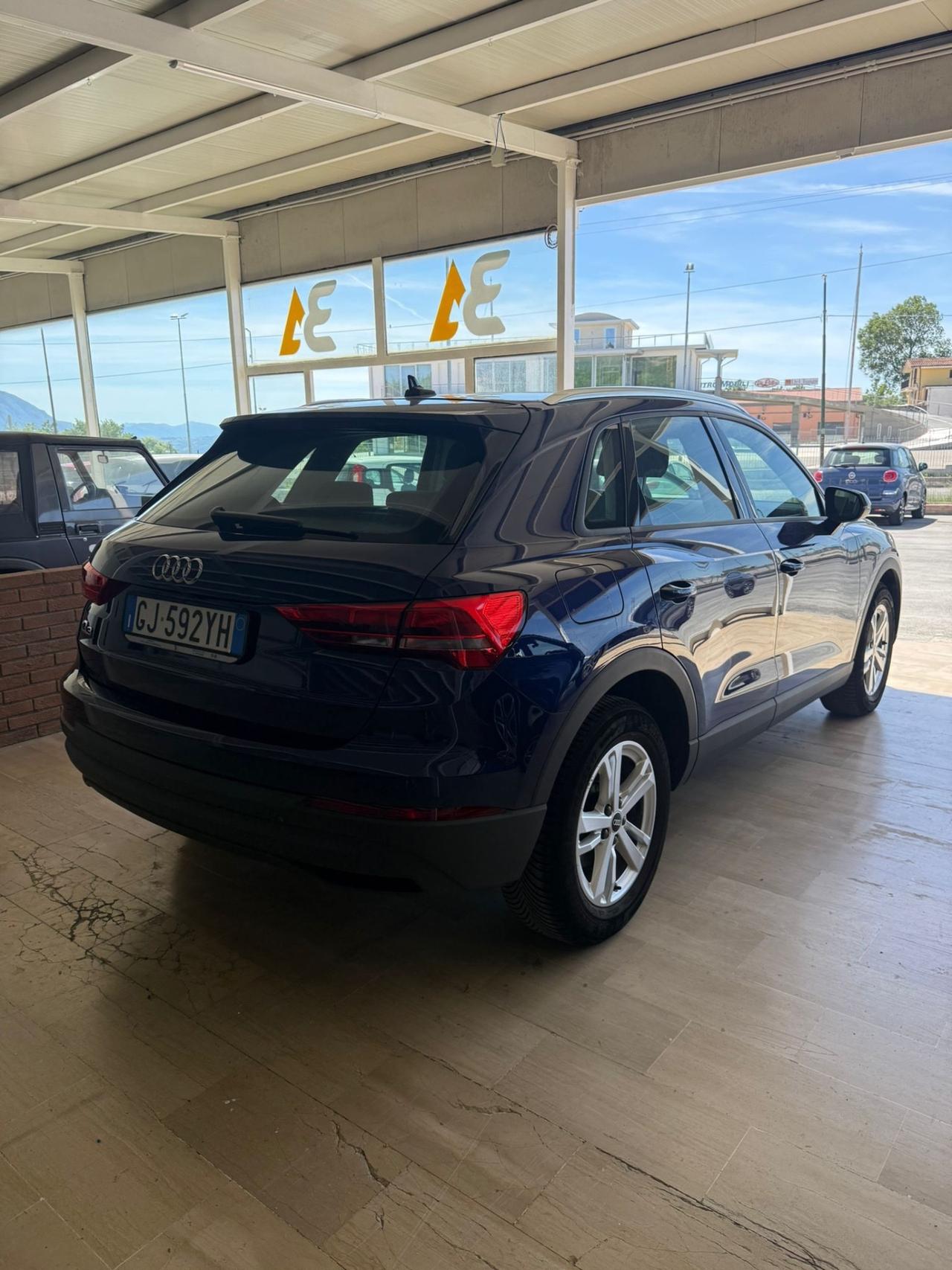 Audi Q3 35 TDI S tronic Business
