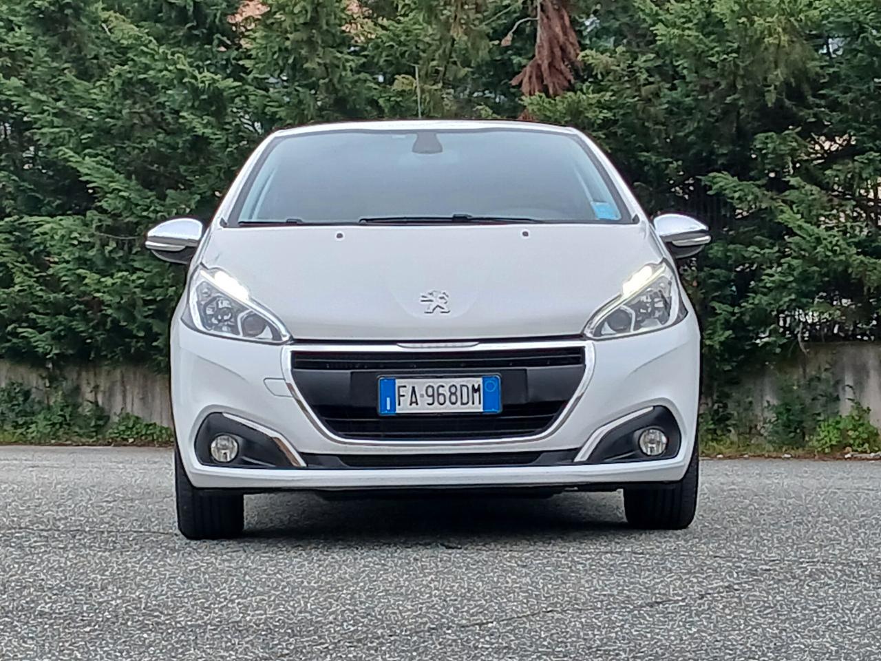 Peugeot 208 KM 81 000 EURO 6B PARI AL NUOVO