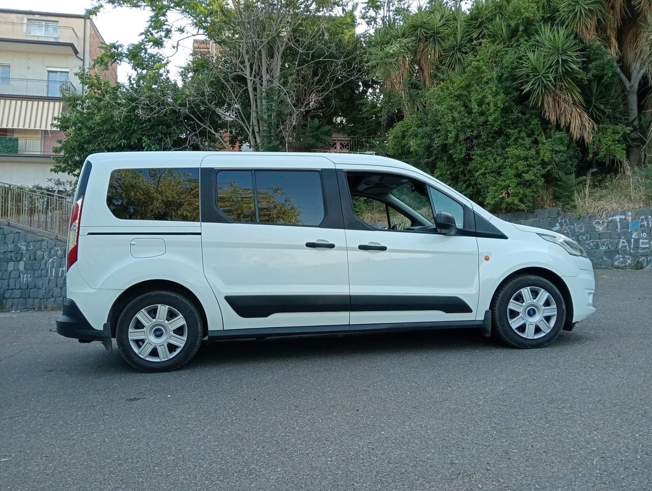 Ford Transit Connect Pianale ribassato con rampa disabili carrozzina
