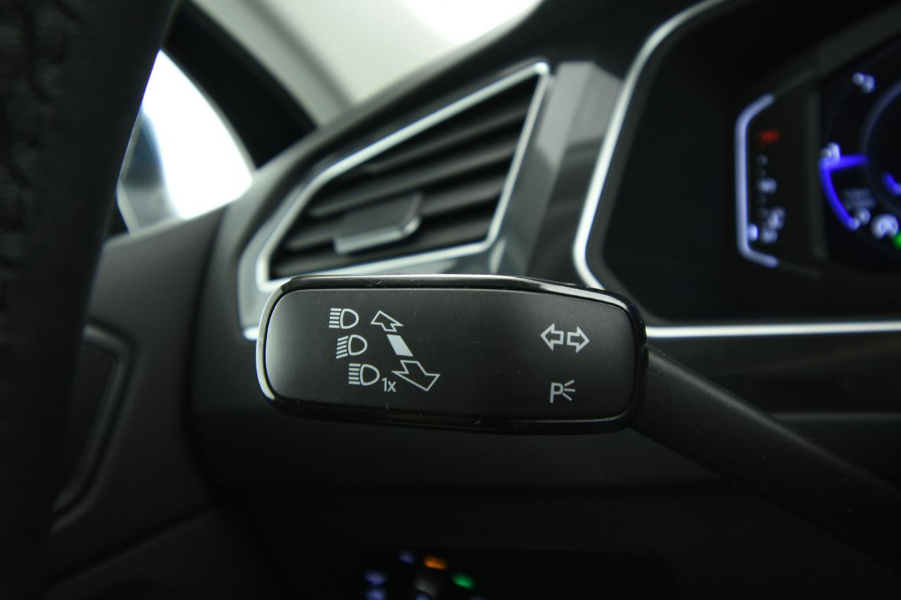 VOLKSWAGEN Tiguan 2.0 tdi Elegance 150cv dsg CAMERA+ACC+APP CONNECT