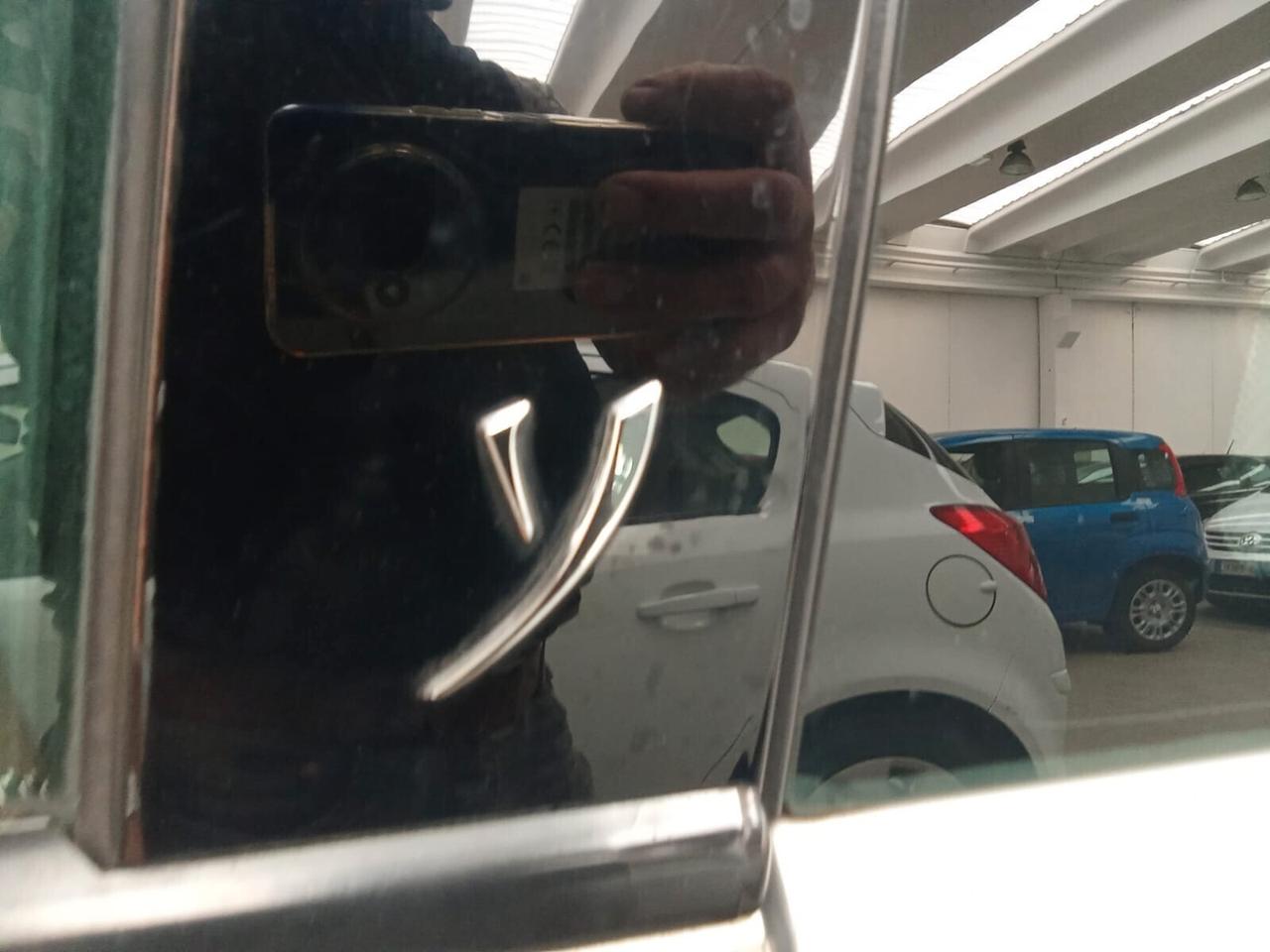 Lancia Ypsilon 1.2 Platino /44 KW/ NEOPATENTATI/