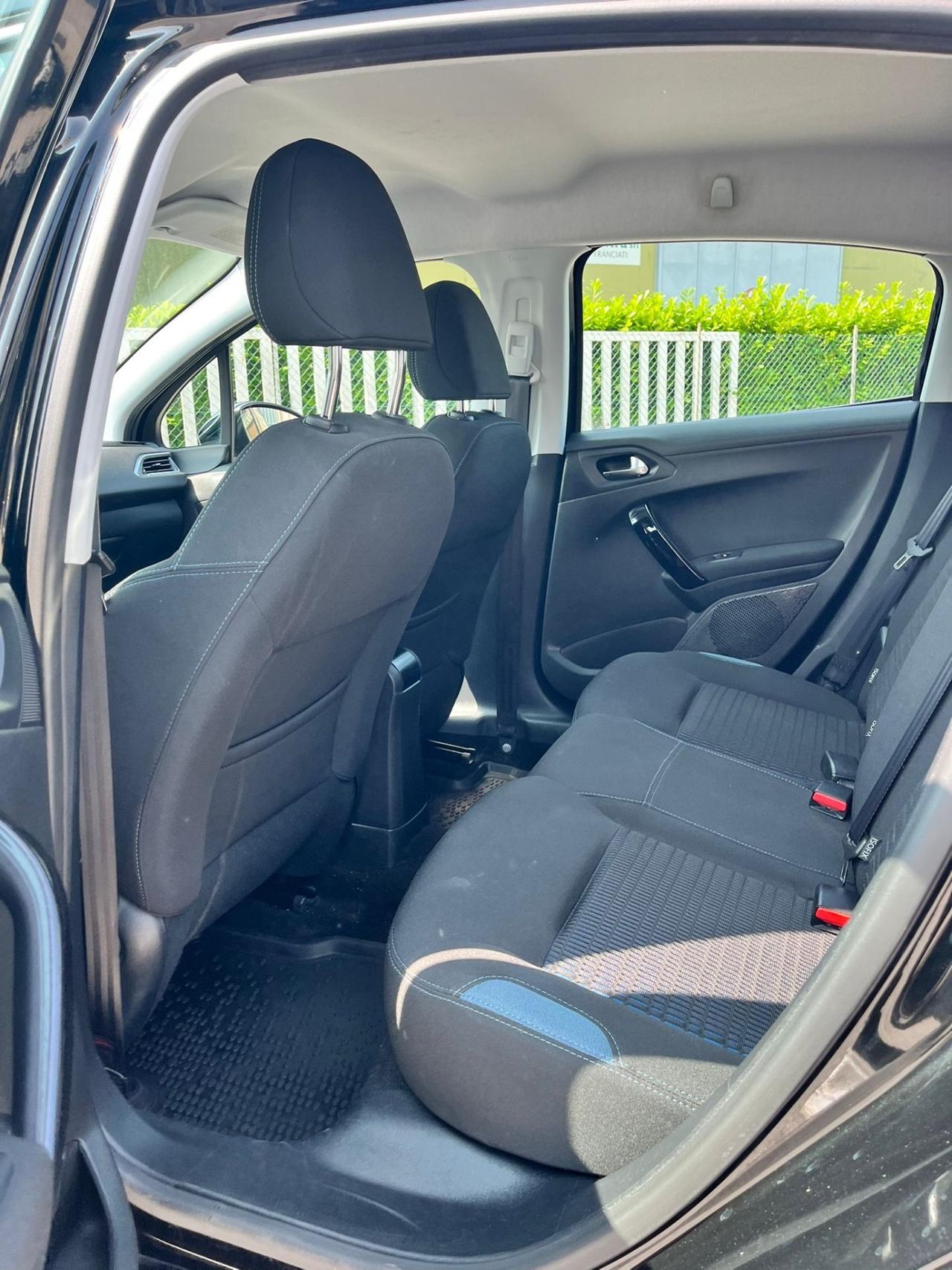 Peugeot 208 1.2 Neopatentati