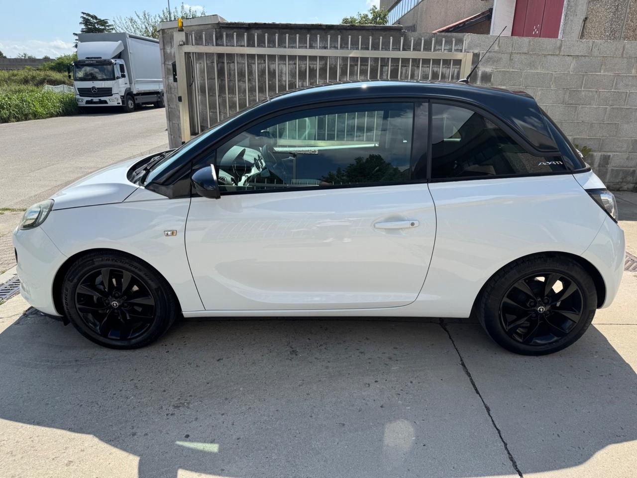 Opel Adam 1.2 70 CV Glam