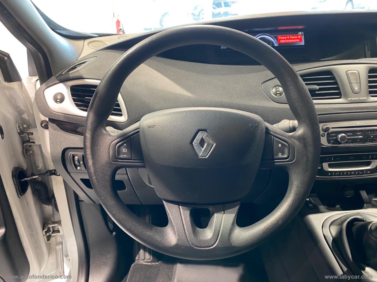 RENAULT Scénic 1.6 Wave