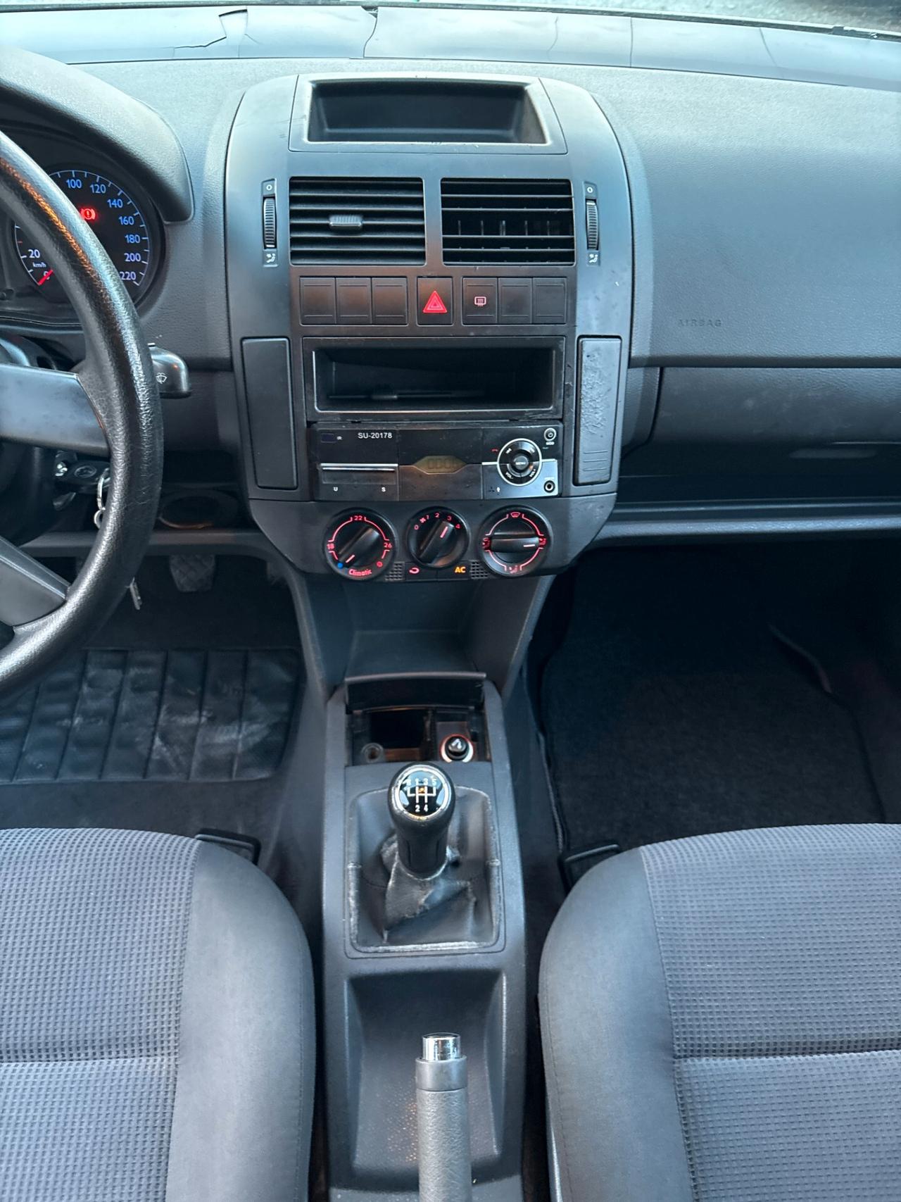 VW Polo 1.4 Benzina 75cv -5 porte.