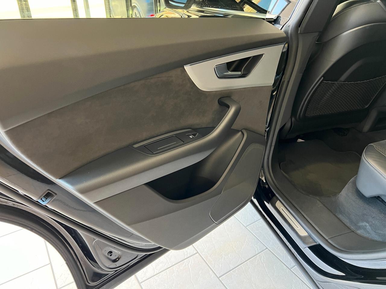 Audi Q8 45 TDI S LINE TETTO-FULL-BLACK