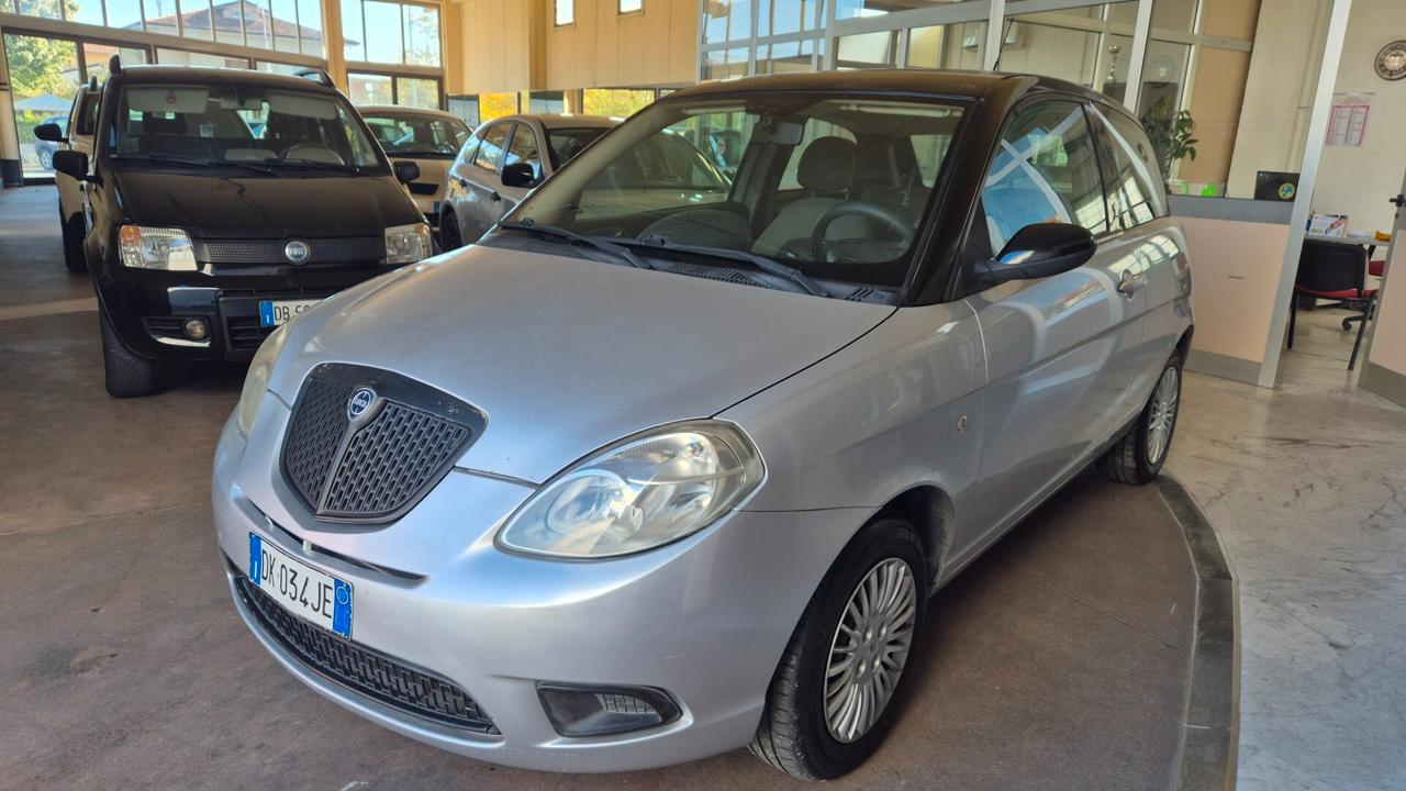 Lancia Ypsilon 1.2 Argento