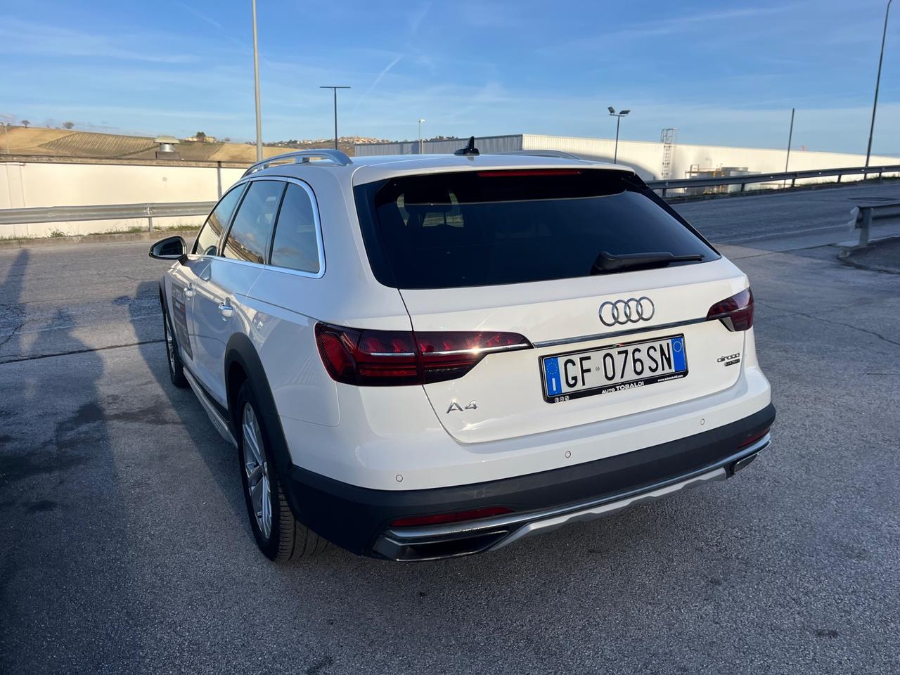 Audi A4 allroad 40 TDI 204 CV S tronic Identity Contrast