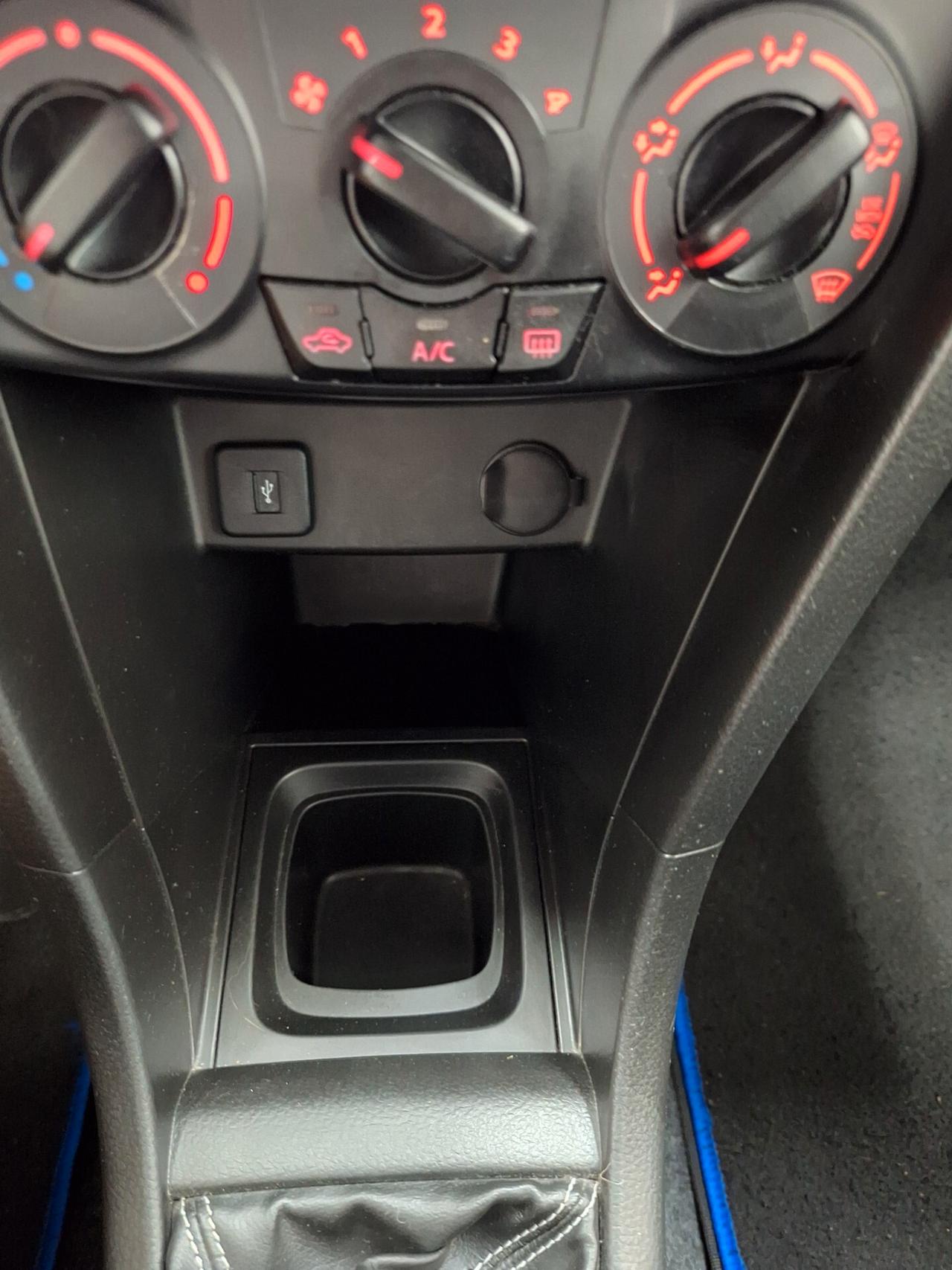Suzuki Swift 1.3 DDiS 75cv B-Top Bi-Color