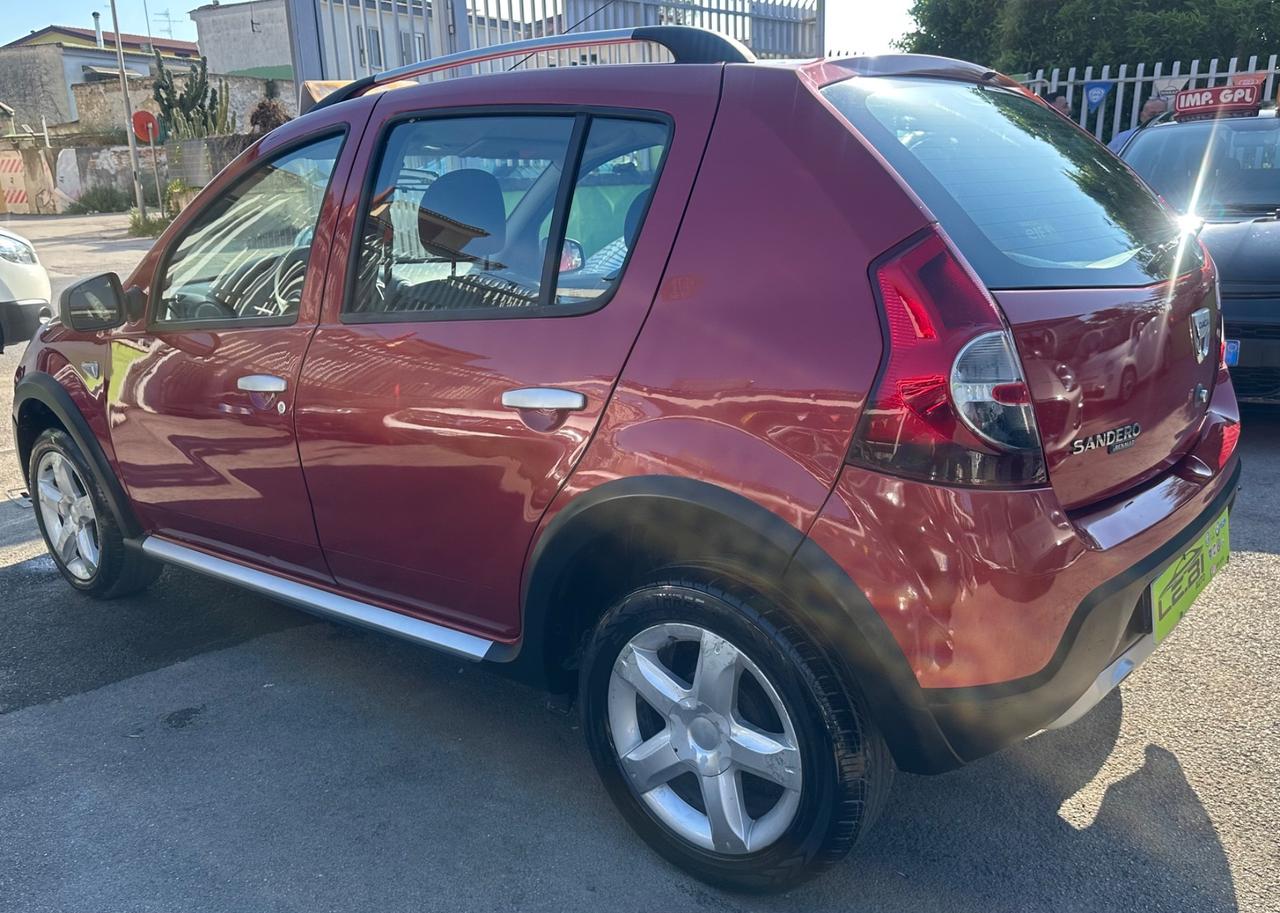 Dacia Sandero Stepway 2011 1.6 BENZ/GPL SCADENZA 2031