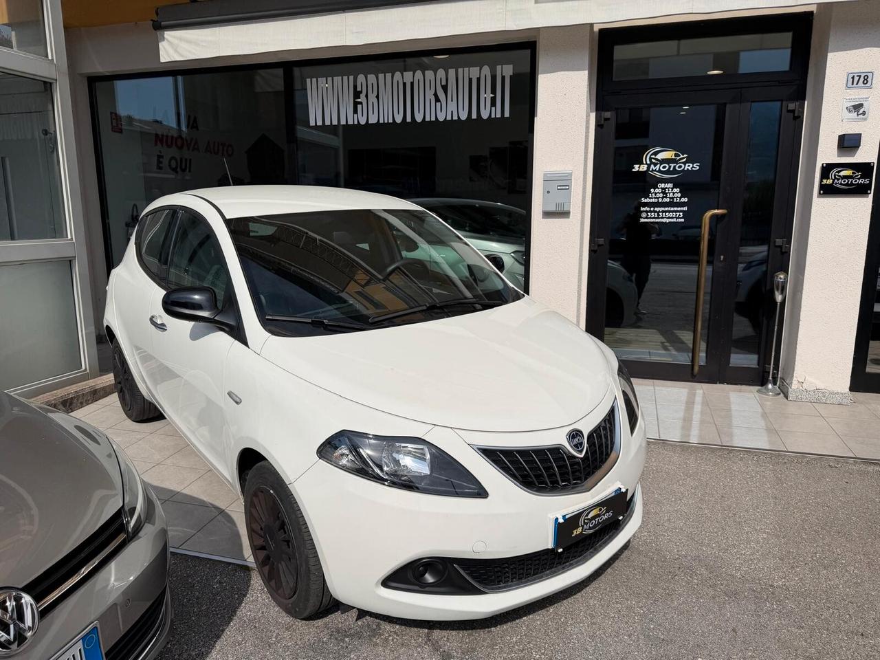 Lancia Ypsilon 1.0 FireFly 5 porte S&S Hybrid UnYca