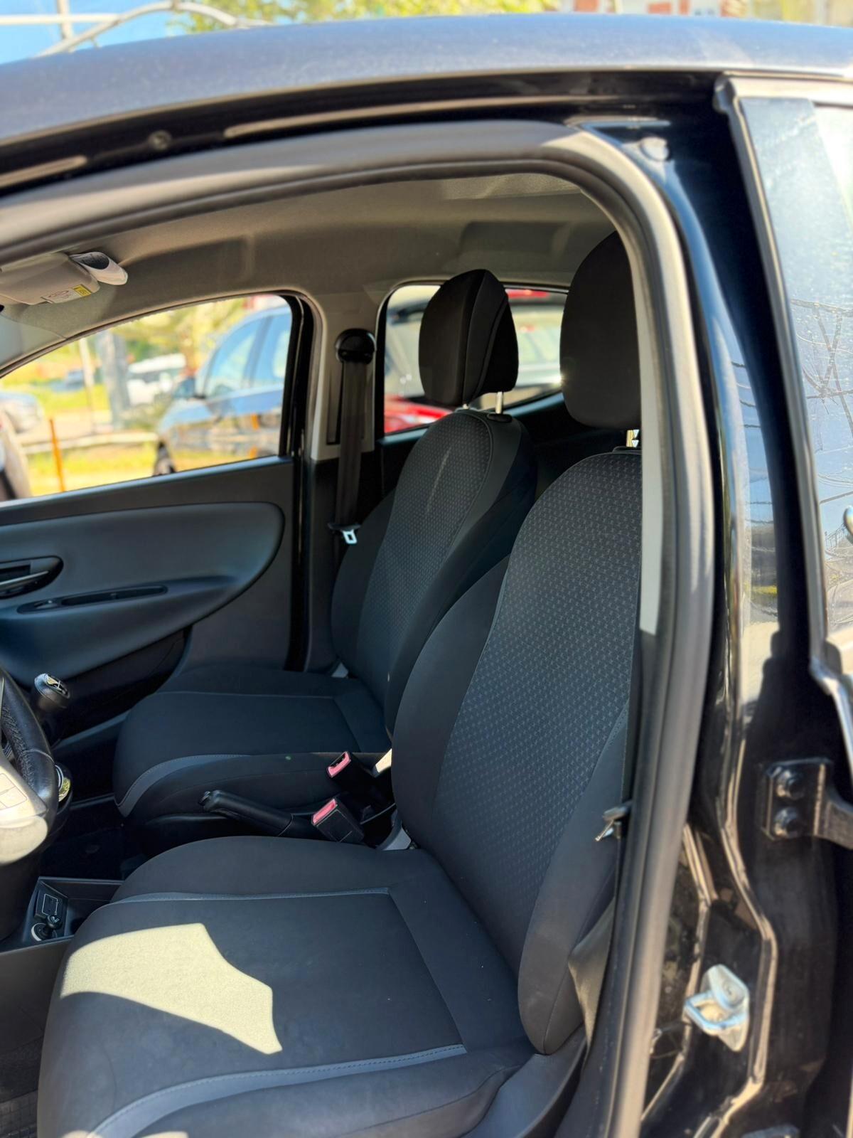 Lancia Ypsilon 1.3 MJT 16V 95 CV 5 porte S&S Unyca
