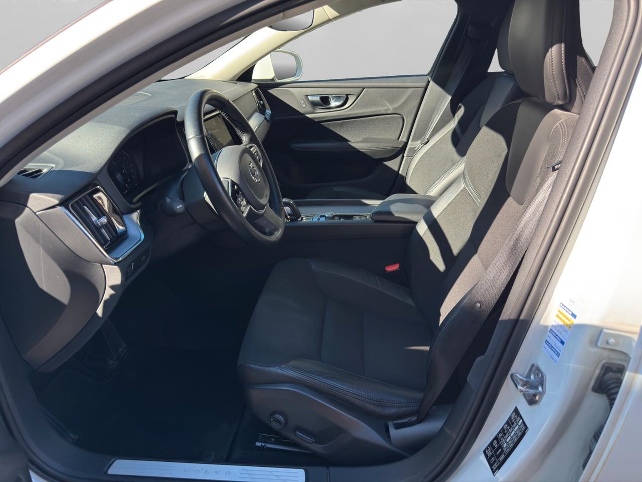 Volvo V60 B4 (d) Geartronic Momentum Business Pro