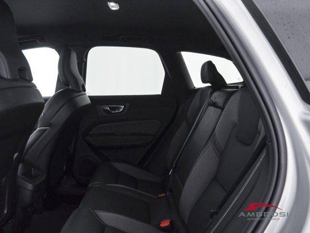 VOLVO XC60 B4 (d) AWD Geartronic R-design
